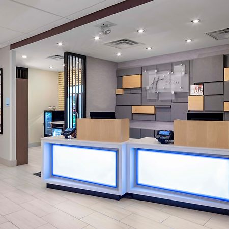 Holiday Inn Express & Suites - Madison By Ihg Extérieur photo