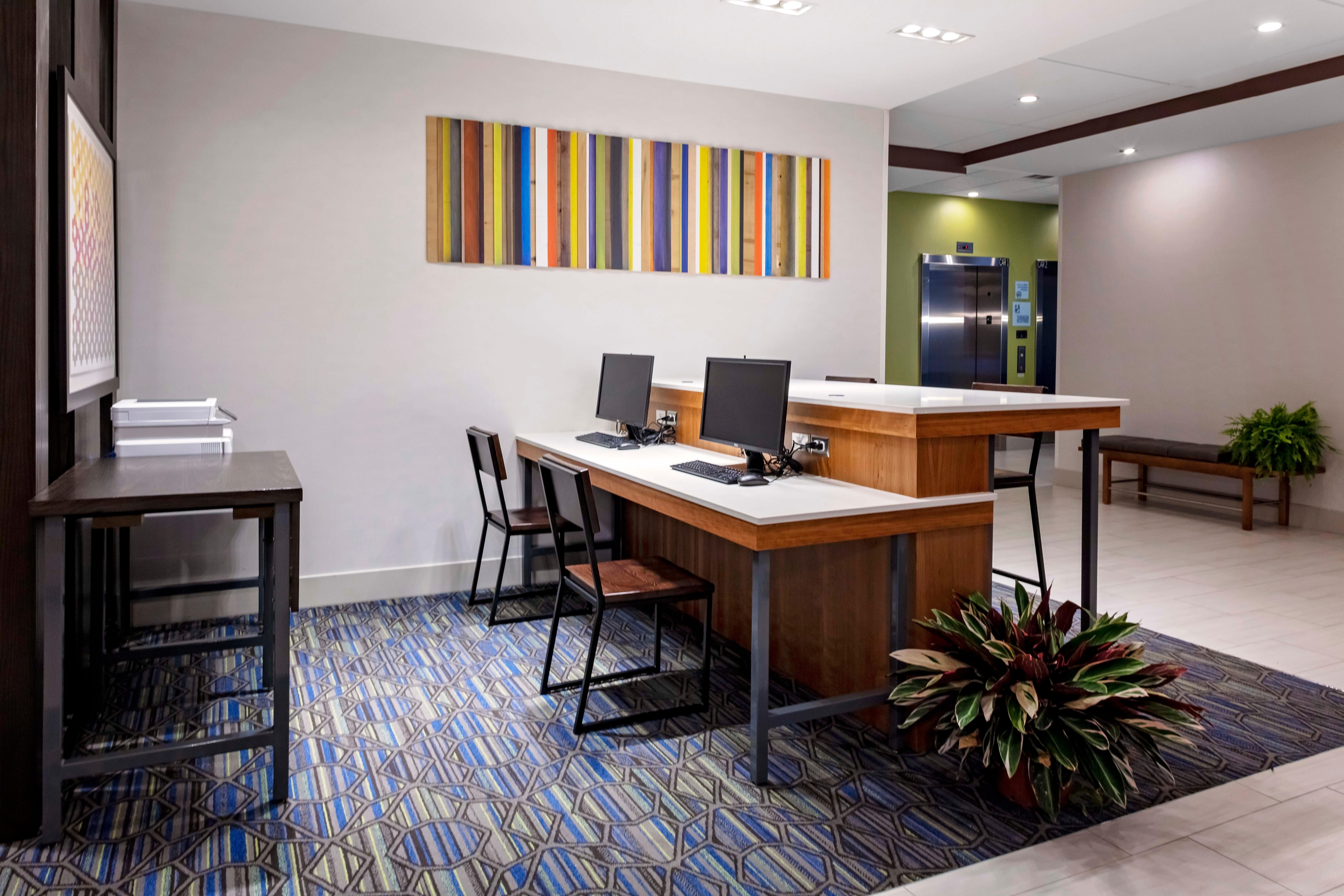 Holiday Inn Express & Suites - Madison By Ihg Extérieur photo