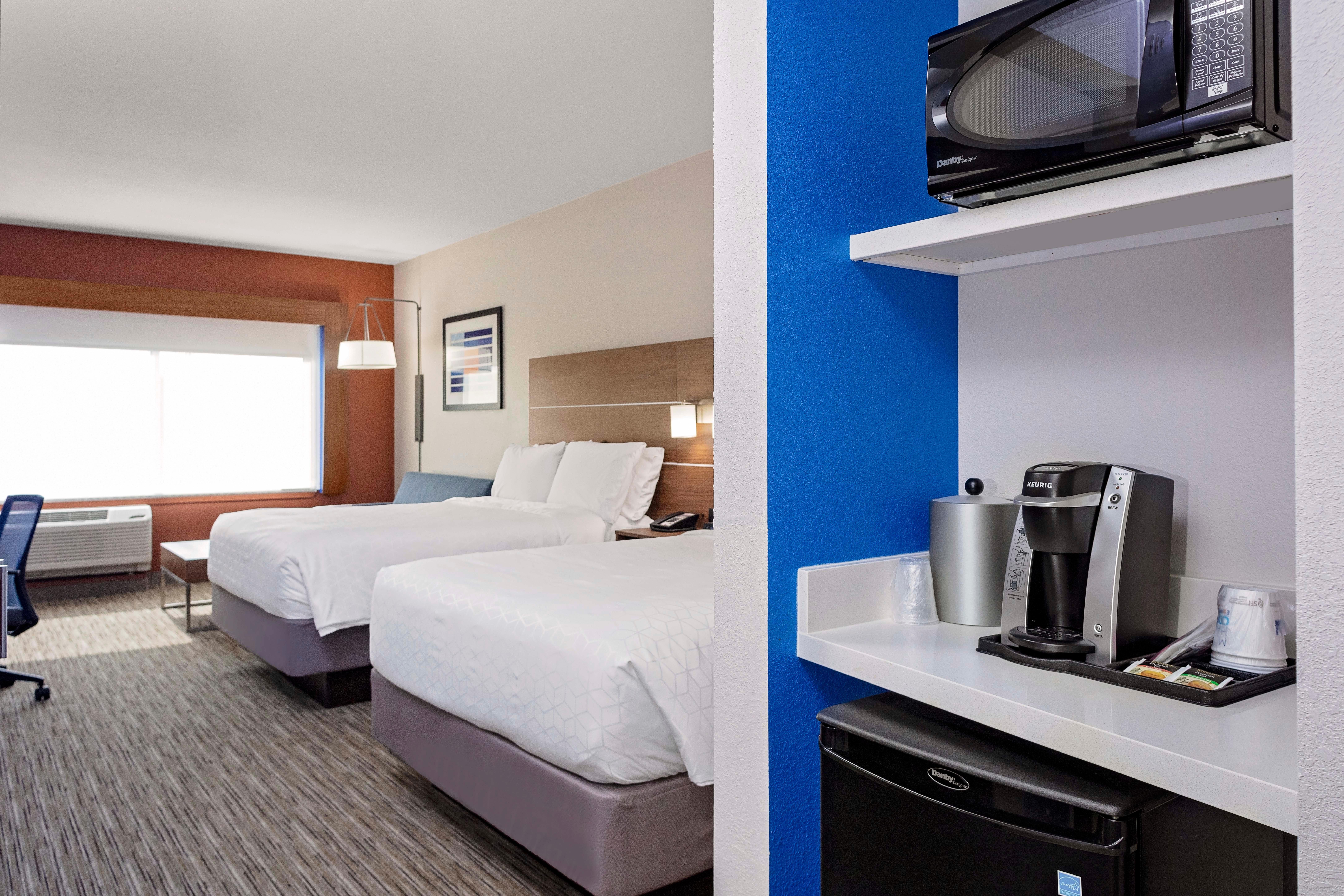 Holiday Inn Express & Suites - Madison By Ihg Extérieur photo