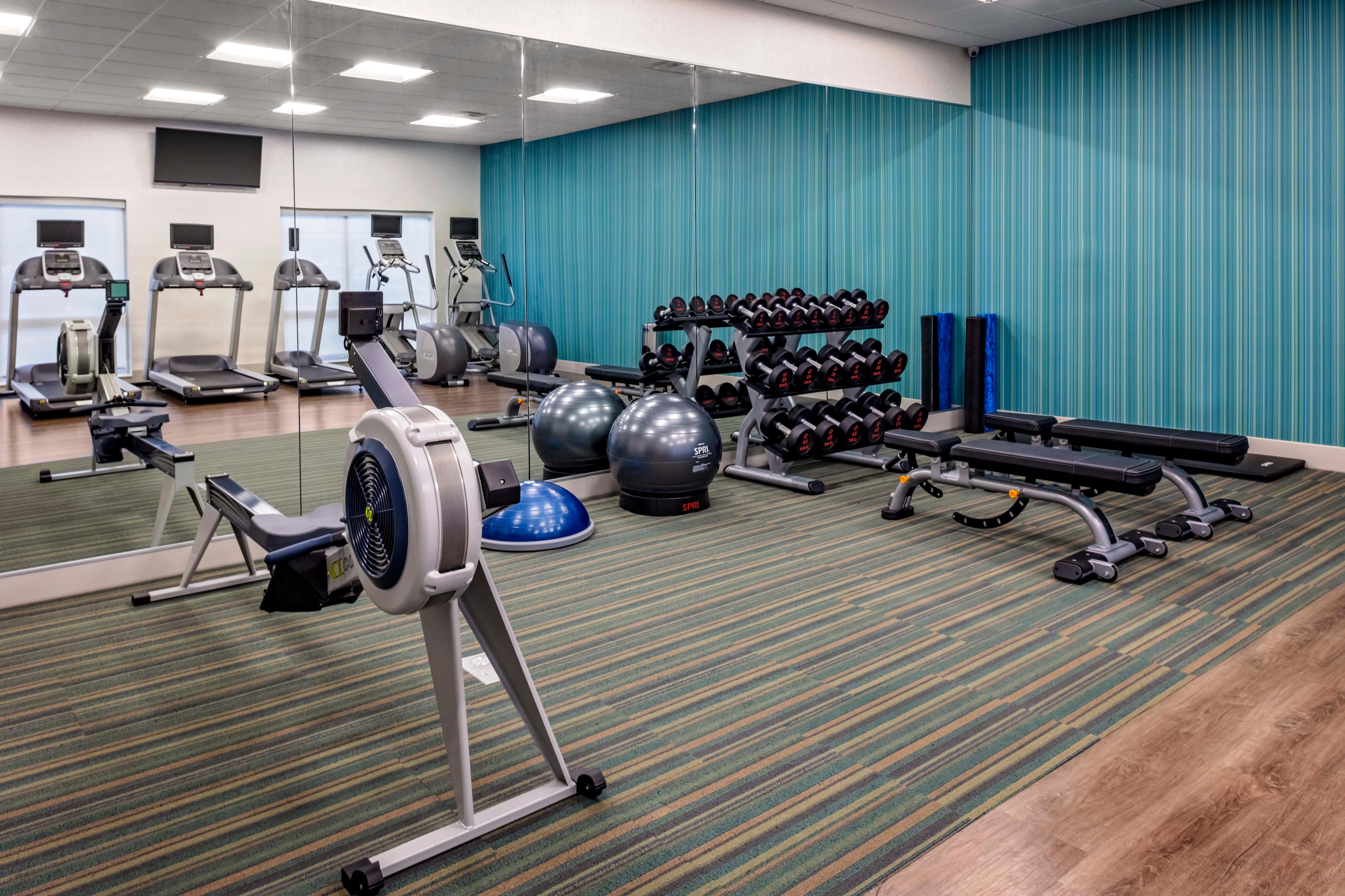 Holiday Inn Express & Suites - Madison By Ihg Extérieur photo