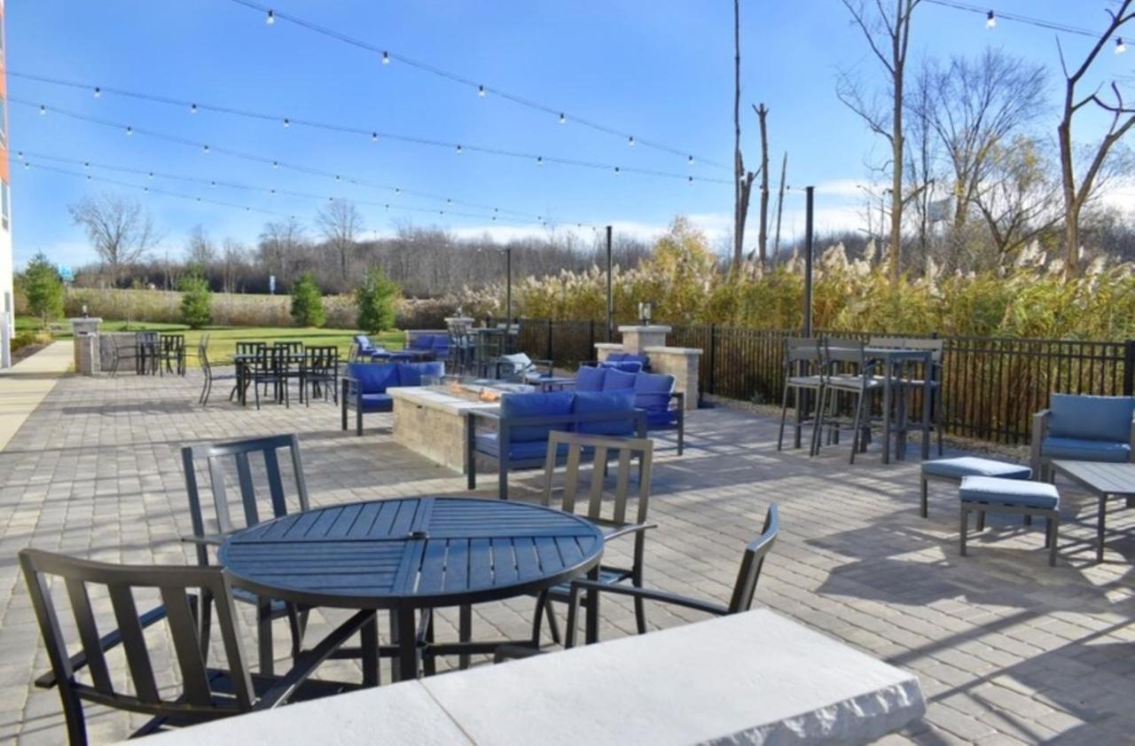 Holiday Inn Express & Suites - Madison By Ihg Extérieur photo