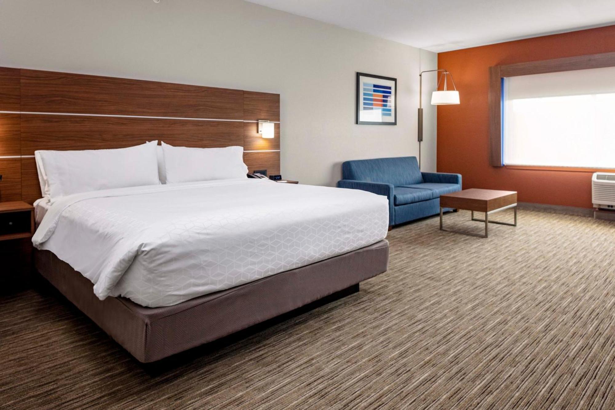 Holiday Inn Express & Suites - Madison By Ihg Extérieur photo