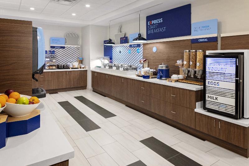 Holiday Inn Express & Suites - Madison By Ihg Extérieur photo